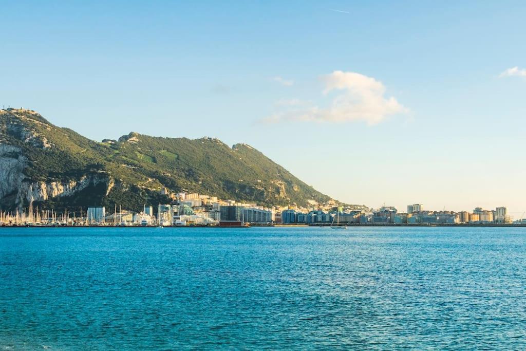 Apartamento Exterior Algeciras -Hawkins Costa 2A Bagian luar foto
